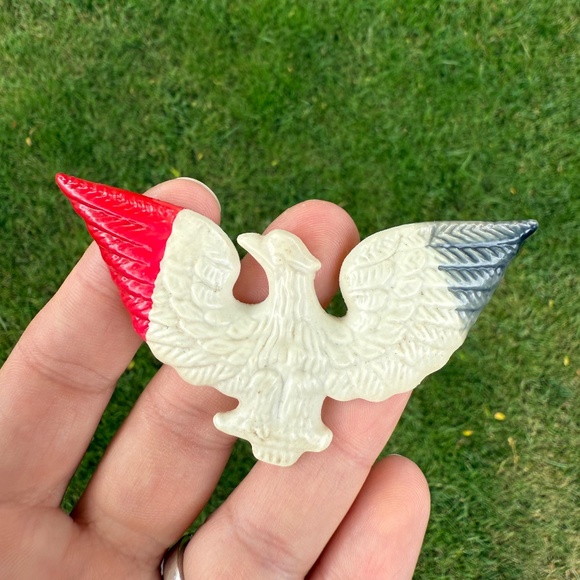 Celluloid Red White & Blue Spread Eagle Pin Brooch WWII Era Memorabilia - Picture 1 of 7
